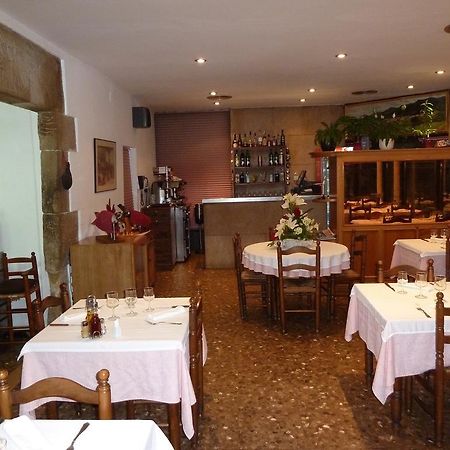 Restaurant Fonda Giralt Hotel Amer Ngoại thất bức ảnh