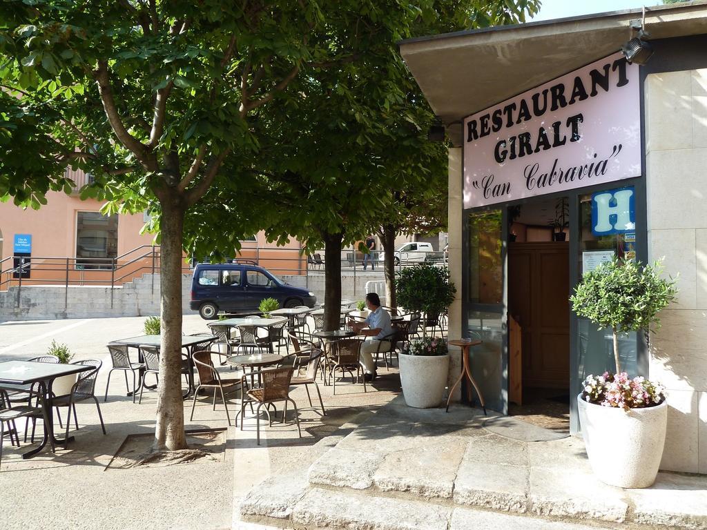 Restaurant Fonda Giralt Hotel Amer Ngoại thất bức ảnh